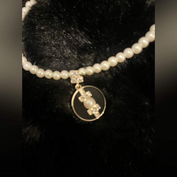 SHB Faux Pearl Necklace - Picture 5 of 7